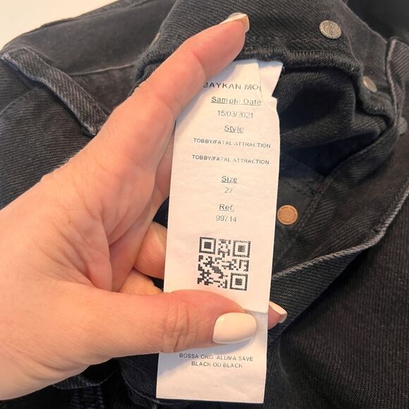 Boyish Toby Distressed High Rise Relaxed Tapered Jeans in Fatal Attraction NWOT - Picture 8 of 11